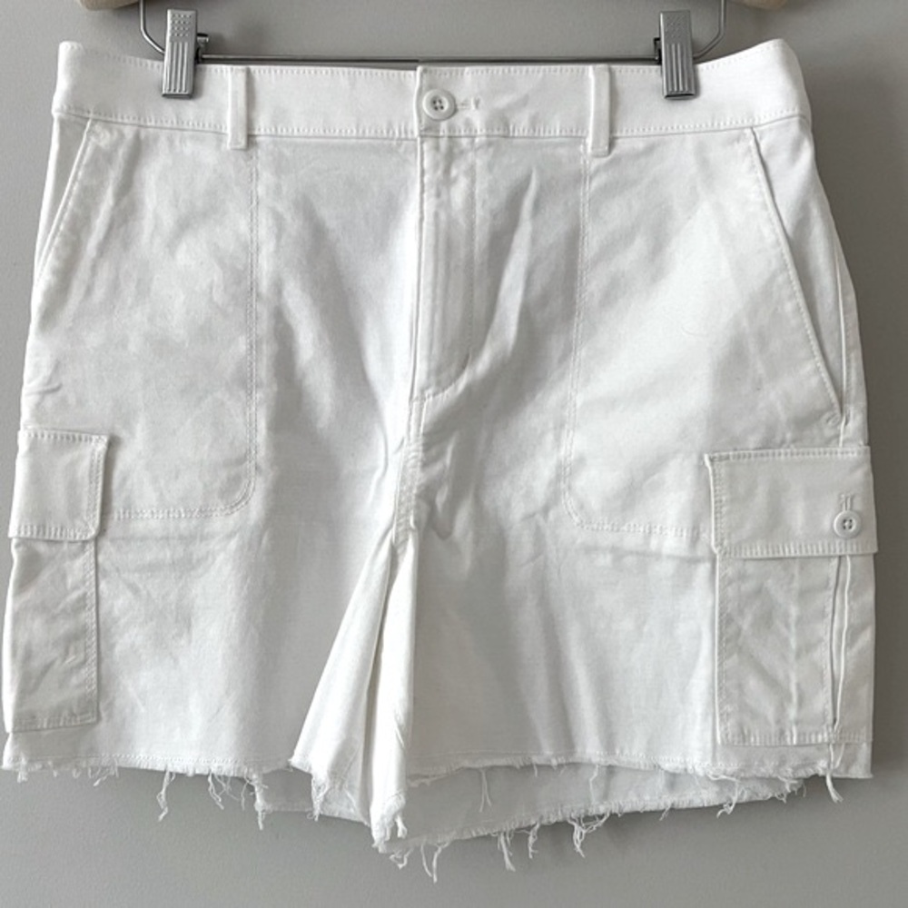 ☘️ LOFT ANN TAYLOR White Cargo High-Rise Bermuda Shorts - Picture 3 of 10